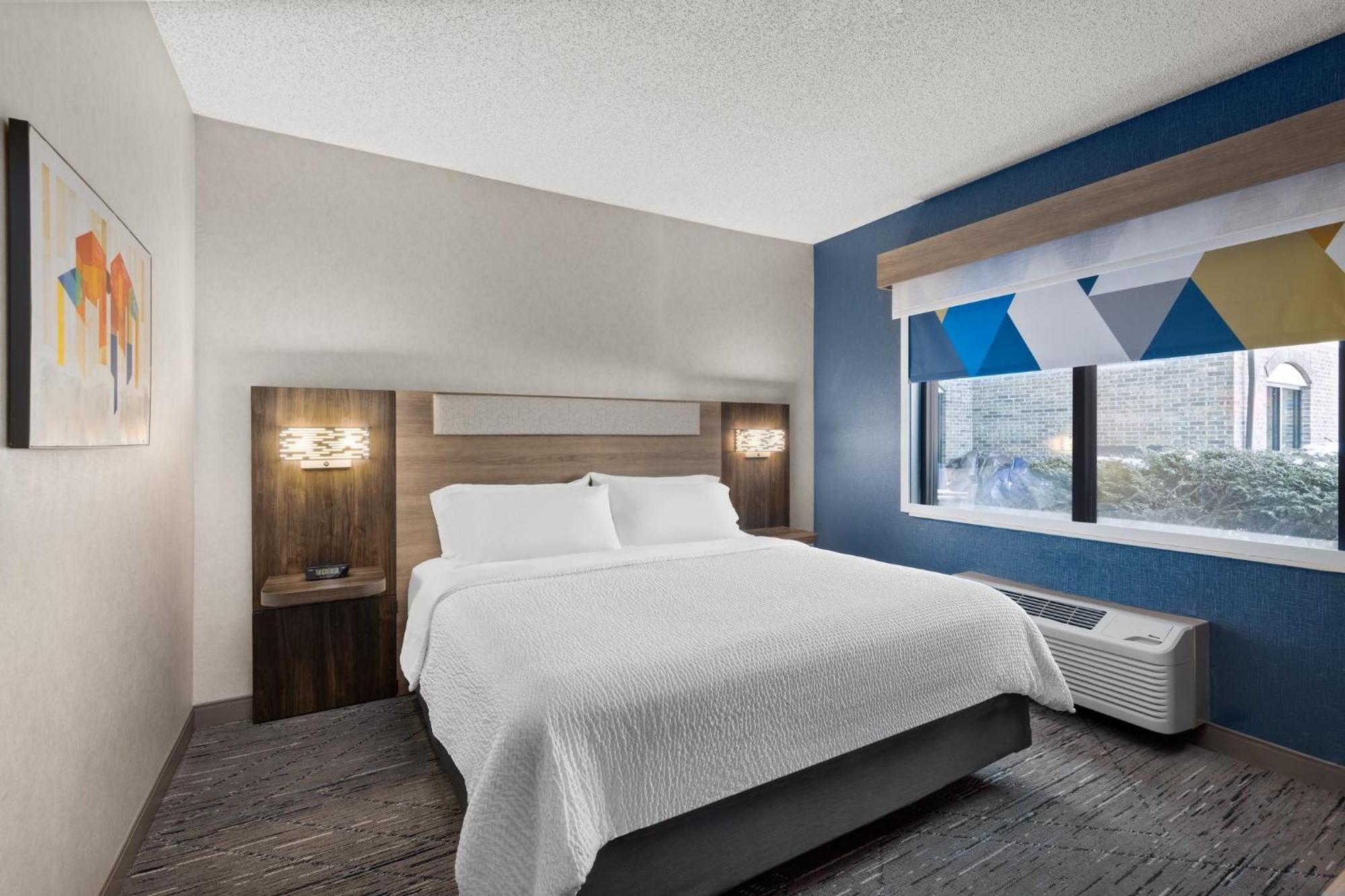 Express Grove - Premium Outlet Mall By Ihg